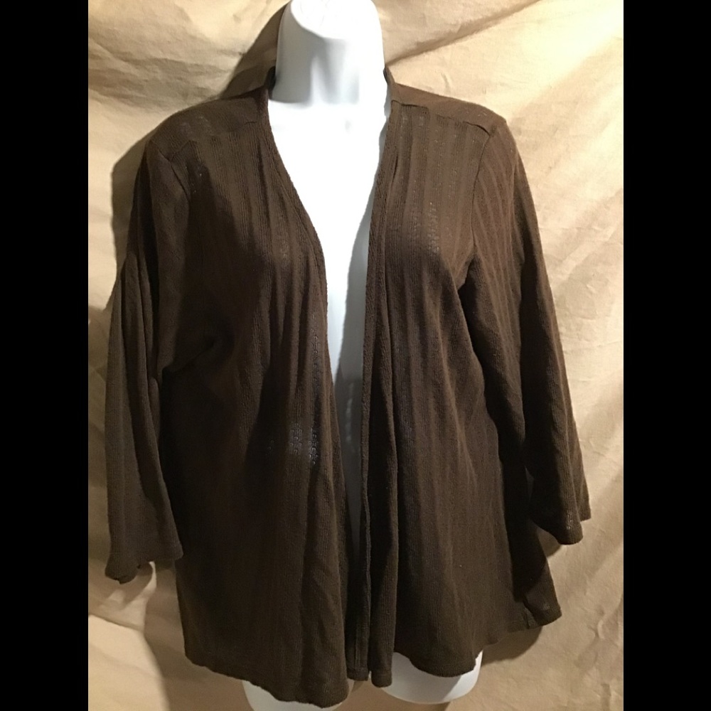 Liz Claiborne-Quarter sleeve sweater